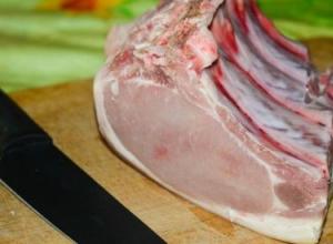 Как замариновать стейк из свинины?