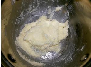 Muffinid piimaga.  Klassikaline retsept.  Kuidas kodus muffineid valmistada: retseptid Klassikalise taigna peamised koostisosad